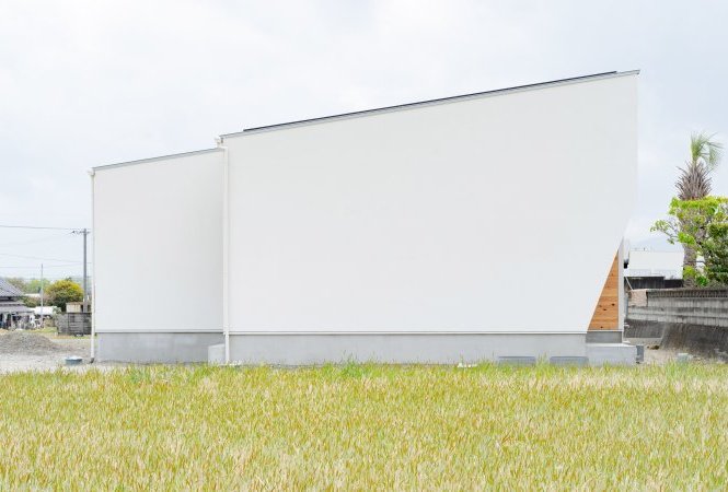 木のぬくもりと自然の光に包まれる、開放的なLDK