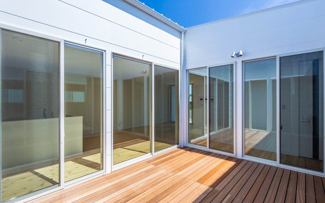 空とつながる、中庭のある平屋