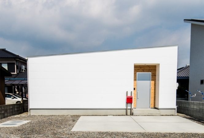 街並みに映える、シンプルで美しい住まい