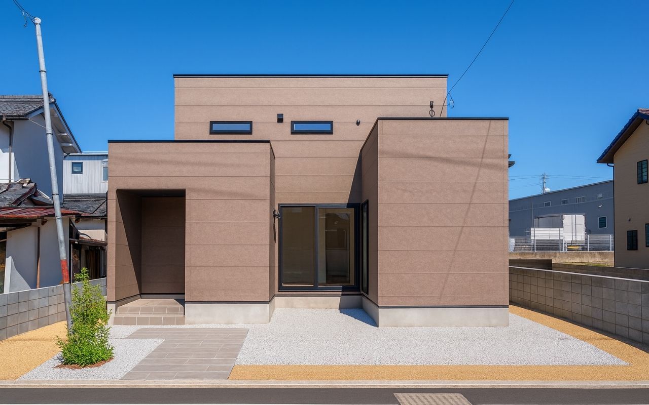 プライベートな空とつながる、静けさの住まい